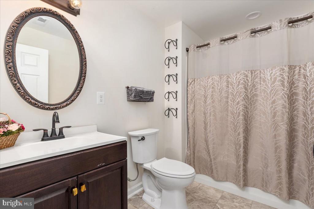 4293 CHARLESTON WAY, WARRENTON, Virginia 20187, 5 Bedrooms Bedrooms, ,4 BathroomsBathrooms,Residential,4293 CHARLESTON WAY,VAFQ2021746 MLS # VAFQ2021746