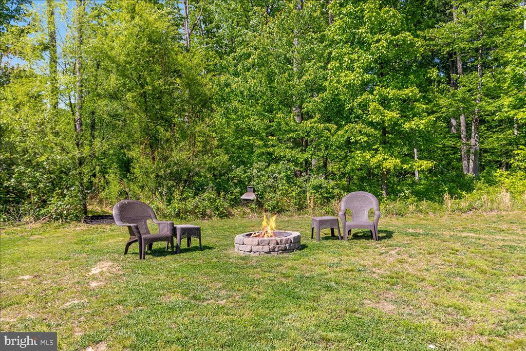 4293 CHARLESTON WAY, WARRENTON, Virginia 20187, 5 Bedrooms Bedrooms, ,4 BathroomsBathrooms,Residential,4293 CHARLESTON WAY,VAFQ2021746 MLS # VAFQ2021746