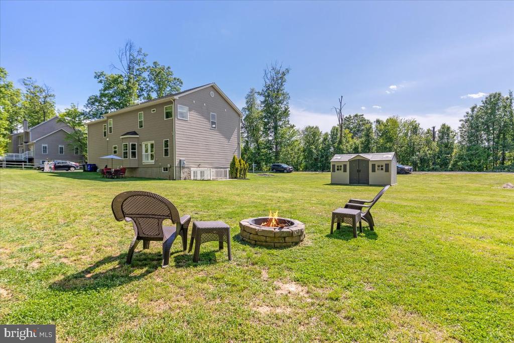 4293 CHARLESTON WAY, WARRENTON, Virginia 20187, 5 Bedrooms Bedrooms, ,4 BathroomsBathrooms,Residential,4293 CHARLESTON WAY,VAFQ2021746 MLS # VAFQ2021746