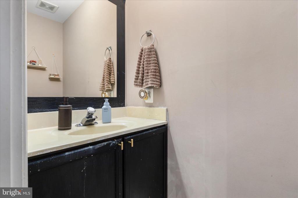 5700 FALLS WAY CT, FREDERICKSBURG, Virginia 22407, 3 Bedrooms Bedrooms, ,2 BathroomsBathrooms,Residential,KINGS CREST AT S,5700 FALLS WAY CT,VASP2041392 MLS # VASP2041392
