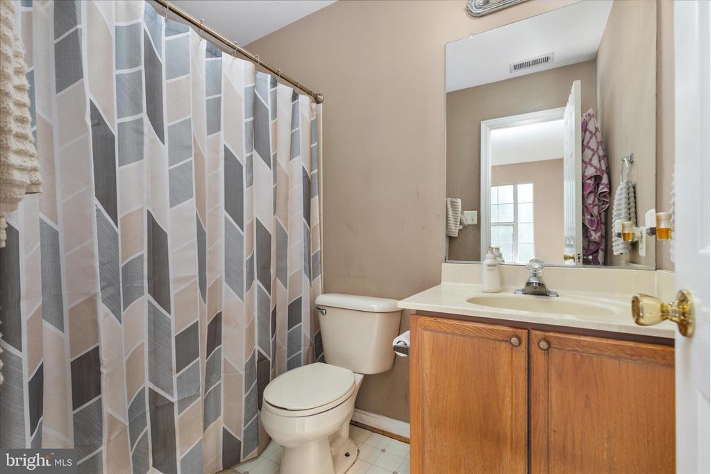 5700 FALLS WAY CT, FREDERICKSBURG, Virginia 22407, 3 Bedrooms Bedrooms, ,2 BathroomsBathrooms,Residential,KINGS CREST AT S,5700 FALLS WAY CT,VASP2041392 MLS # VASP2041392