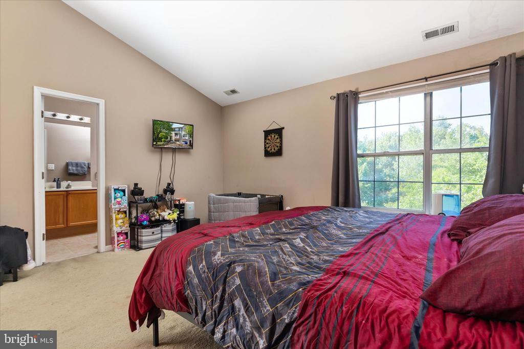 5700 FALLS WAY CT, FREDERICKSBURG, Virginia 22407, 3 Bedrooms Bedrooms, ,2 BathroomsBathrooms,Residential,KINGS CREST AT S,5700 FALLS WAY CT,VASP2041392 MLS # VASP2041392