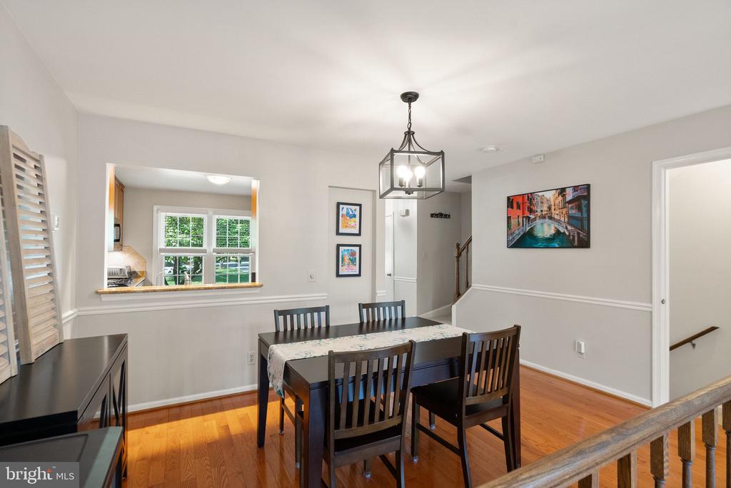 711 ACORN CT, WARRENTON, Virginia 20186, 3 Bedrooms Bedrooms, ,3 BathroomsBathrooms,Residential,711 ACORN CT,VAFQ2021474 MLS # VAFQ2021474