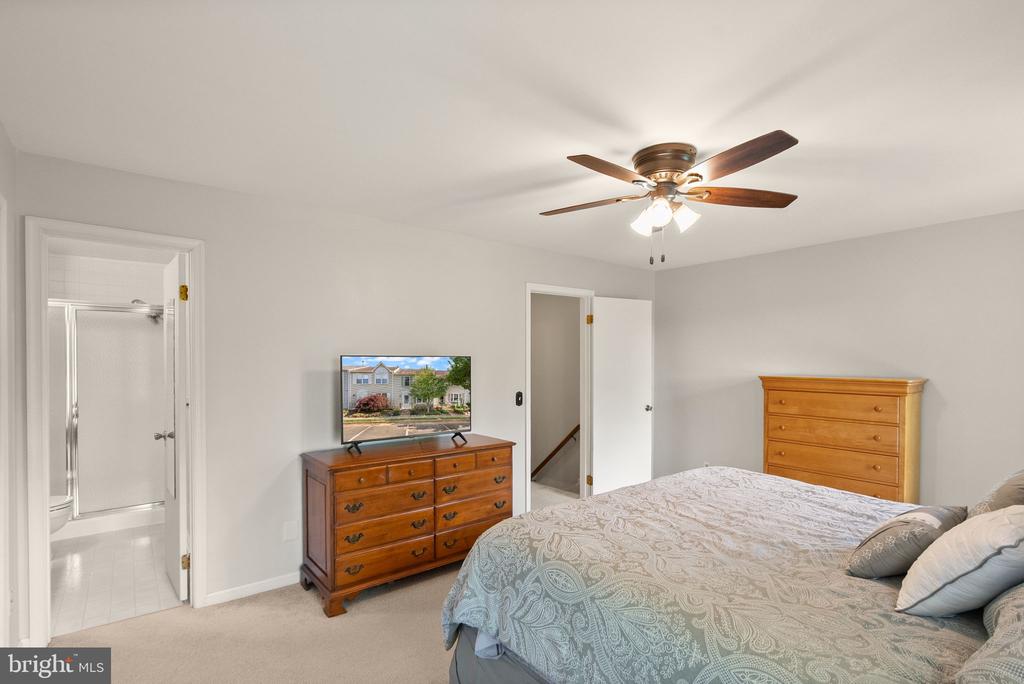 711 ACORN CT, WARRENTON, Virginia 20186, 3 Bedrooms Bedrooms, ,3 BathroomsBathrooms,Residential,711 ACORN CT,VAFQ2021474 MLS # VAFQ2021474