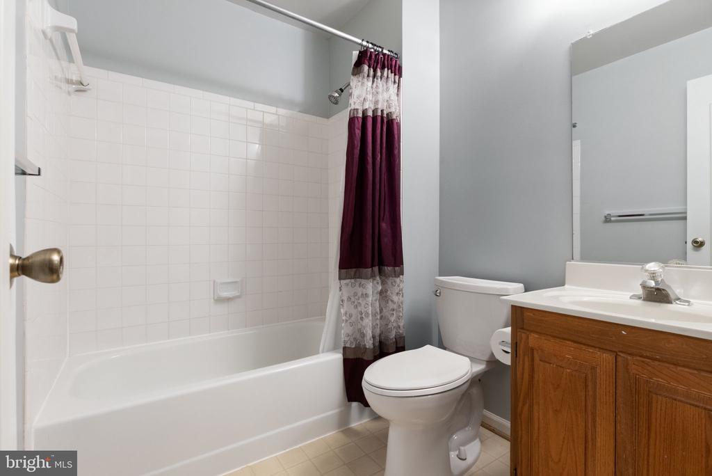 711 ACORN CT, WARRENTON, Virginia 20186, 3 Bedrooms Bedrooms, ,3 BathroomsBathrooms,Residential,711 ACORN CT,VAFQ2021474 MLS # VAFQ2021474