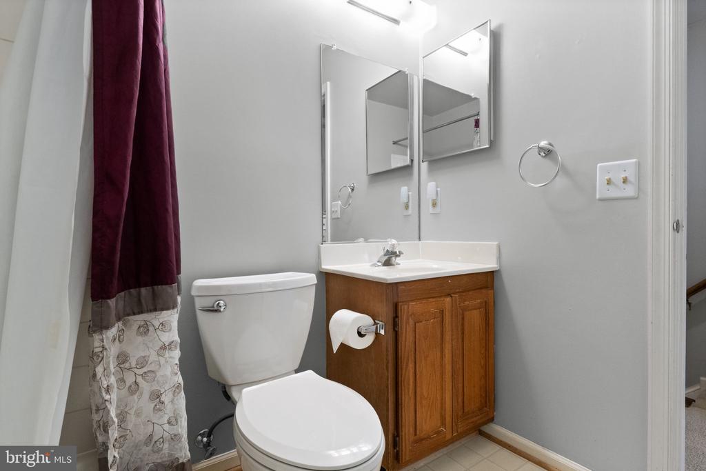 711 ACORN CT, WARRENTON, Virginia 20186, 3 Bedrooms Bedrooms, ,3 BathroomsBathrooms,Residential,711 ACORN CT,VAFQ2021474 MLS # VAFQ2021474