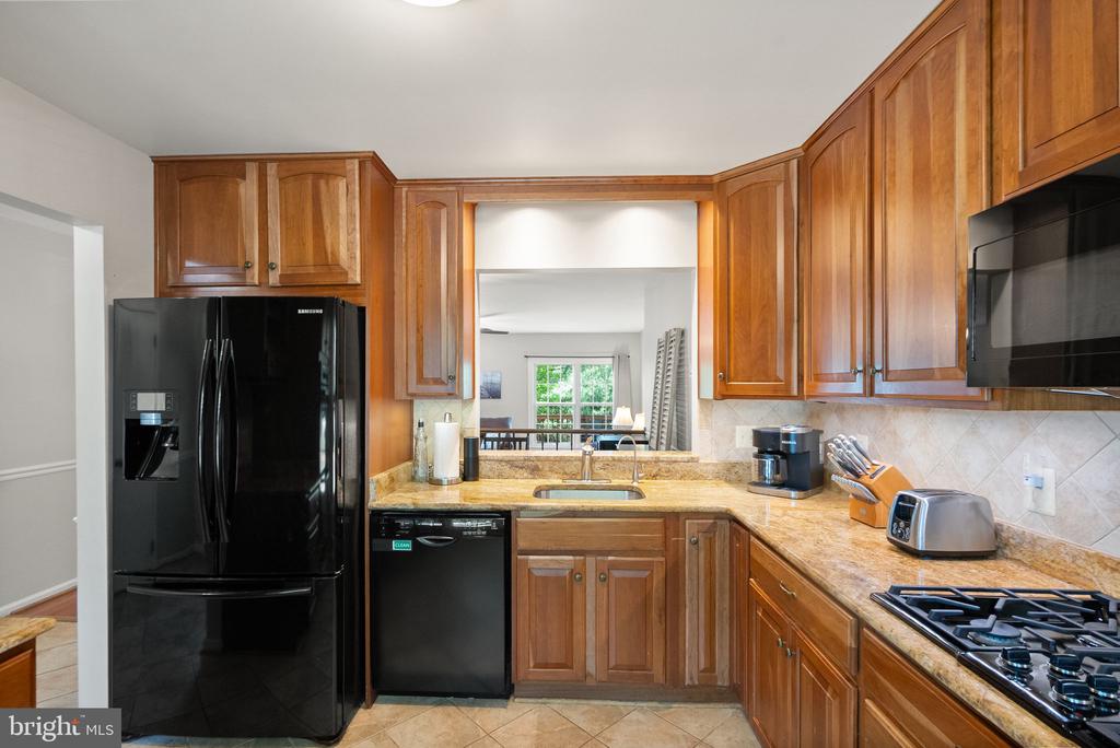 711 ACORN CT, WARRENTON, Virginia 20186, 3 Bedrooms Bedrooms, ,3 BathroomsBathrooms,Residential,711 ACORN CT,VAFQ2021474 MLS # VAFQ2021474