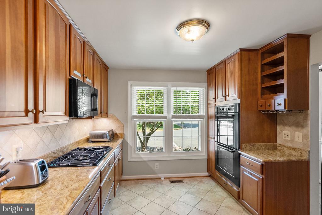 711 ACORN CT, WARRENTON, Virginia 20186, 3 Bedrooms Bedrooms, ,3 BathroomsBathrooms,Residential,711 ACORN CT,VAFQ2021474 MLS # VAFQ2021474