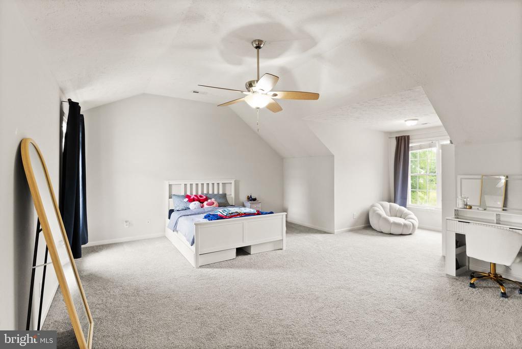 2813 SLINGERLAND DR, FREDERICKSBURG, Virginia 22408, 4 Bedrooms Bedrooms, ,3 BathroomsBathrooms,Residential,2813 SLINGERLAND DR,VASP2041588 MLS # VASP2041588