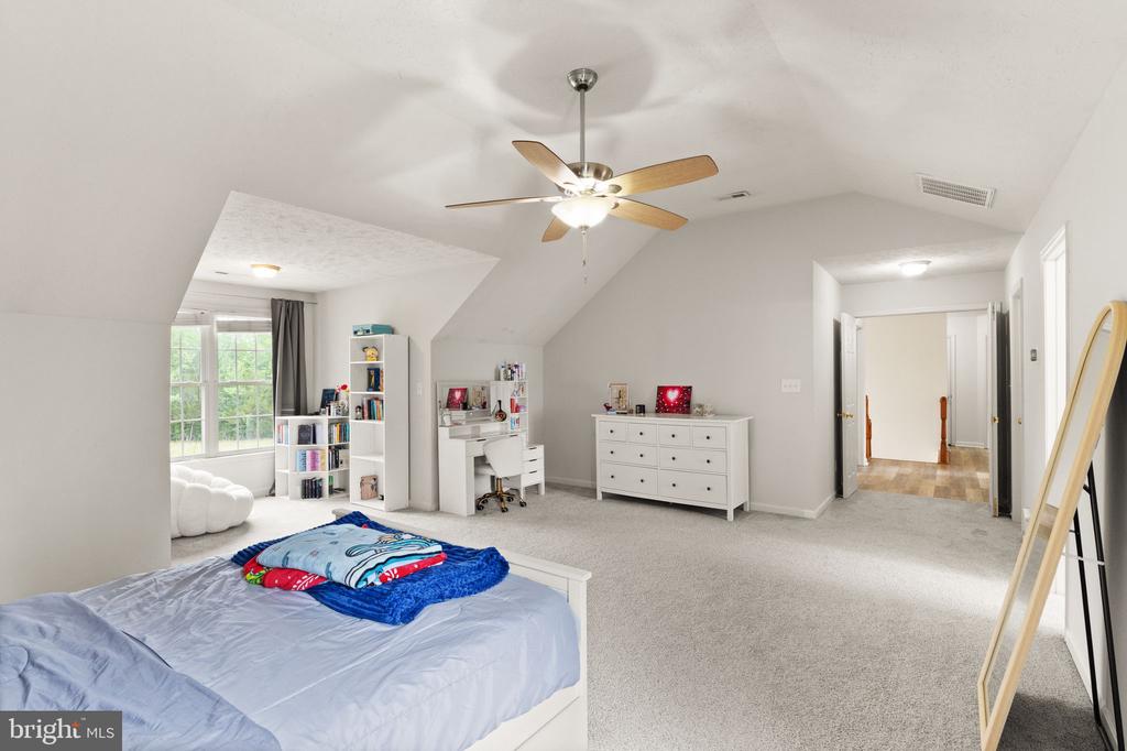 2813 SLINGERLAND DR, FREDERICKSBURG, Virginia 22408, 4 Bedrooms Bedrooms, ,3 BathroomsBathrooms,Residential,2813 SLINGERLAND DR,VASP2041588 MLS # VASP2041588