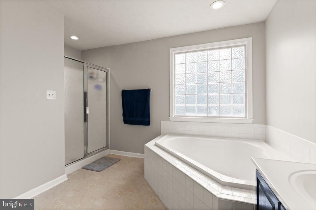 2813 SLINGERLAND DR, FREDERICKSBURG, Virginia 22408, 4 Bedrooms Bedrooms, ,3 BathroomsBathrooms,Residential,2813 SLINGERLAND DR,VASP2041588 MLS # VASP2041588