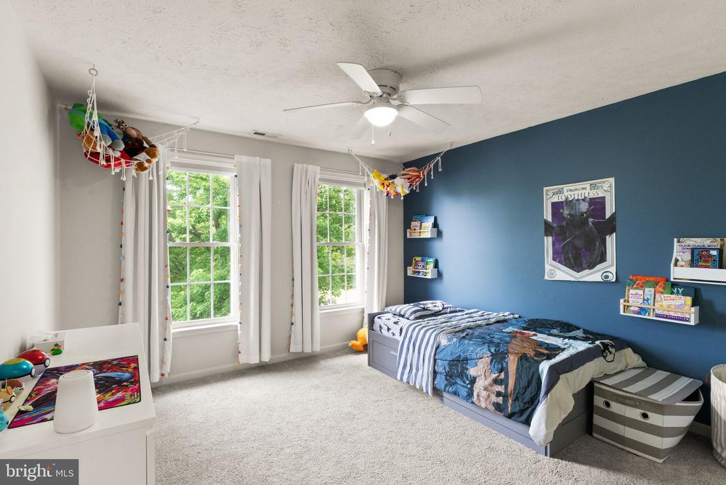2813 SLINGERLAND DR, FREDERICKSBURG, Virginia 22408, 4 Bedrooms Bedrooms, ,3 BathroomsBathrooms,Residential,2813 SLINGERLAND DR,VASP2041588 MLS # VASP2041588