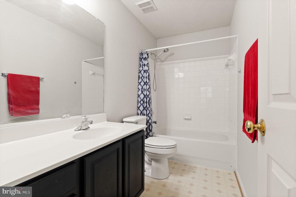 2813 SLINGERLAND DR, FREDERICKSBURG, Virginia 22408, 4 Bedrooms Bedrooms, ,3 BathroomsBathrooms,Residential,2813 SLINGERLAND DR,VASP2041588 MLS # VASP2041588