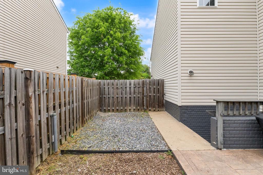 2813 SLINGERLAND DR, FREDERICKSBURG, Virginia 22408, 4 Bedrooms Bedrooms, ,3 BathroomsBathrooms,Residential,2813 SLINGERLAND DR,VASP2041588 MLS # VASP2041588
