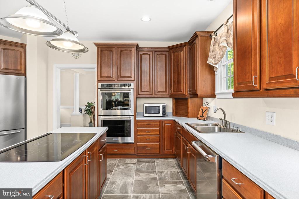 9504 TRENTHAM TRL, FREDERICKSBURG, Virginia 22407, 8 Bedrooms Bedrooms, ,5 BathroomsBathrooms,Residential,9504 TRENTHAM TRL,VASP2039424 MLS # VASP2039424