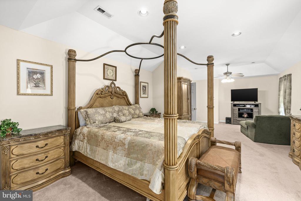 9504 TRENTHAM TRL, FREDERICKSBURG, Virginia 22407, 8 Bedrooms Bedrooms, ,5 BathroomsBathrooms,Residential,9504 TRENTHAM TRL,VASP2039424 MLS # VASP2039424