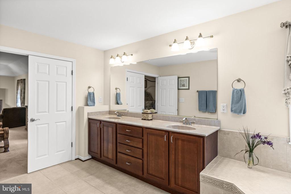 9504 TRENTHAM TRL, FREDERICKSBURG, Virginia 22407, 8 Bedrooms Bedrooms, ,5 BathroomsBathrooms,Residential,9504 TRENTHAM TRL,VASP2039424 MLS # VASP2039424