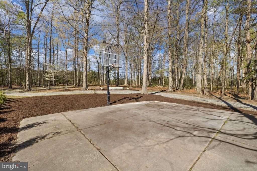 9504 TRENTHAM TRL, FREDERICKSBURG, Virginia 22407, 8 Bedrooms Bedrooms, ,5 BathroomsBathrooms,Residential,9504 TRENTHAM TRL,VASP2039424 MLS # VASP2039424