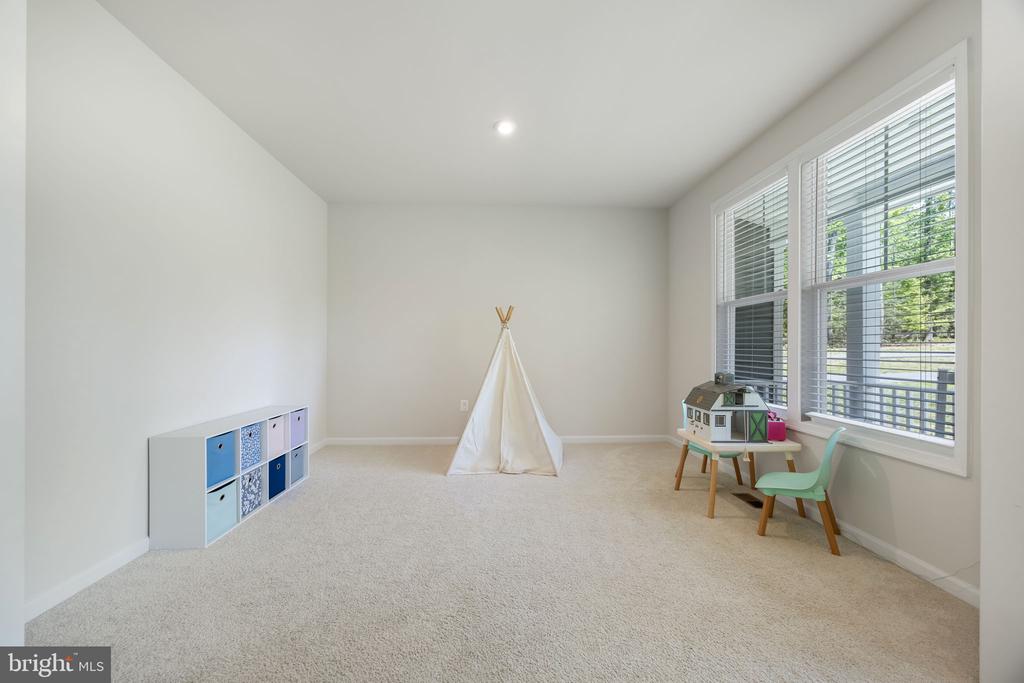 8028 ASHFORD DR, FREDERICKSBURG, Virginia 22407, 4 Bedrooms Bedrooms, ,2 BathroomsBathrooms,Residential,8028 ASHFORD DR,VASP2041628 MLS # VASP2041628