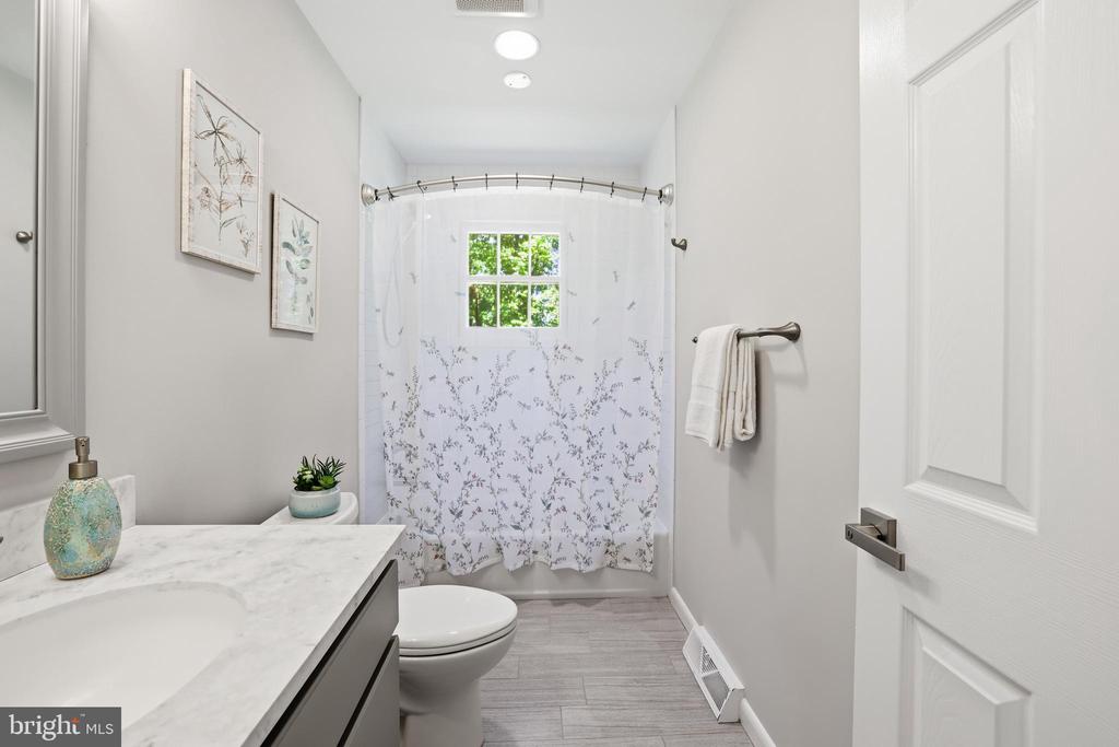 9408 OLD WATERLOO RD, WARRENTON, Virginia 20186, 3 Bedrooms Bedrooms, ,1 BathroomBathrooms,Residential,9408 OLD WATERLOO RD,VAFQ2021864 MLS # VAFQ2021864