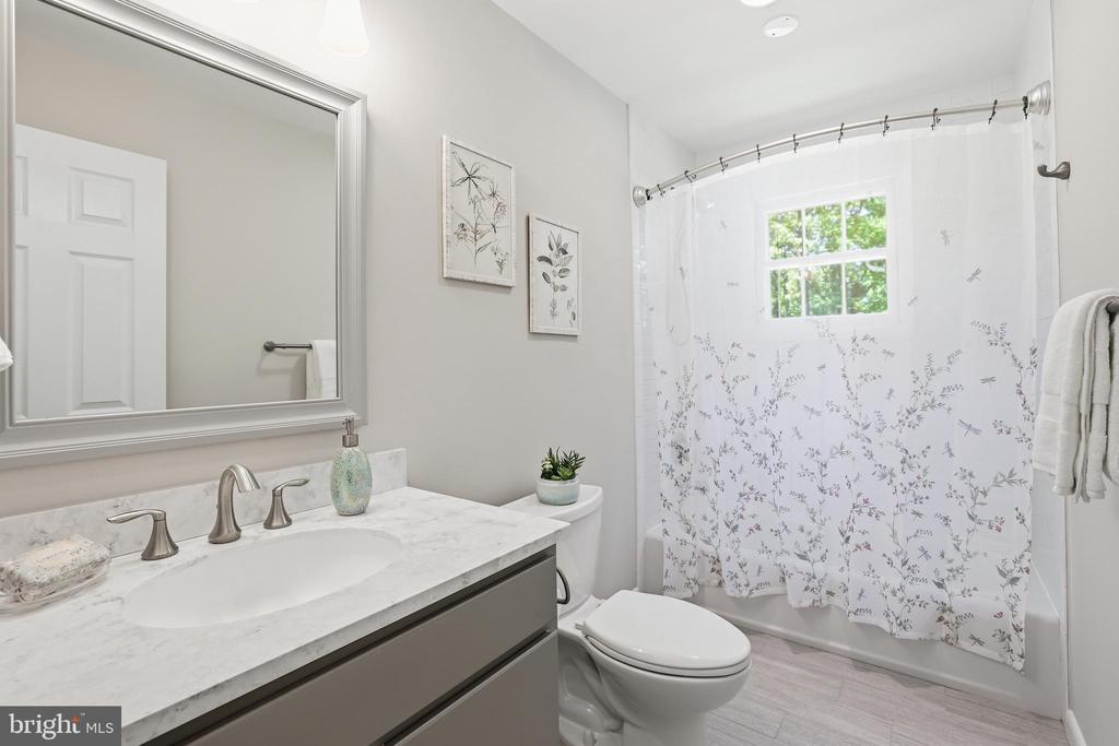 9408 OLD WATERLOO RD, WARRENTON, Virginia 20186, 3 Bedrooms Bedrooms, ,1 BathroomBathrooms,Residential,9408 OLD WATERLOO RD,VAFQ2021864 MLS # VAFQ2021864