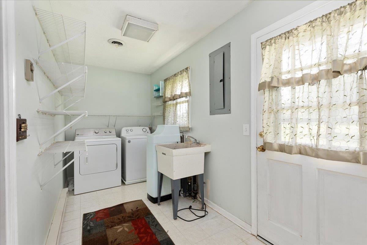 9943 MASSANUTTEN AVE, NEW MARKET, Virginia 22844, 3 Bedrooms Bedrooms, ,2 BathroomsBathrooms,Residential,9943 MASSANUTTEN AVE,676653 MLS # 676653