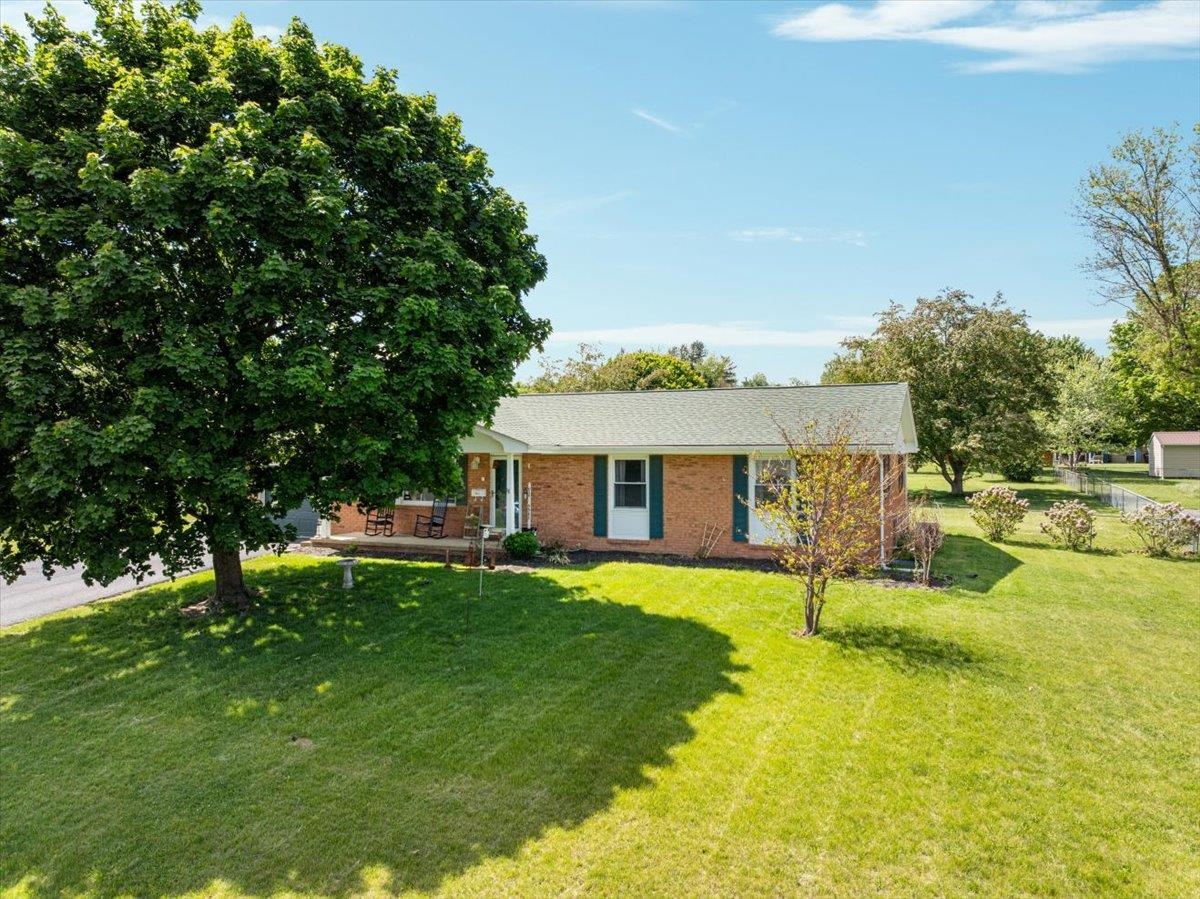 9943 MASSANUTTEN AVE, NEW MARKET, Virginia 22844, 3 Bedrooms Bedrooms, ,2 BathroomsBathrooms,Residential,9943 MASSANUTTEN AVE,676653 MLS # 676653