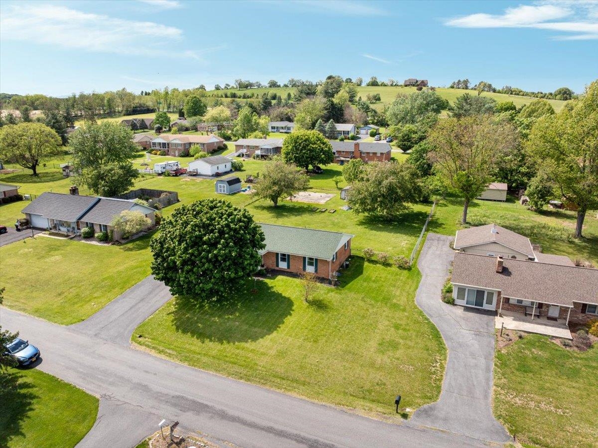 9943 MASSANUTTEN AVE, NEW MARKET, Virginia 22844, 3 Bedrooms Bedrooms, ,2 BathroomsBathrooms,Residential,9943 MASSANUTTEN AVE,676653 MLS # 676653