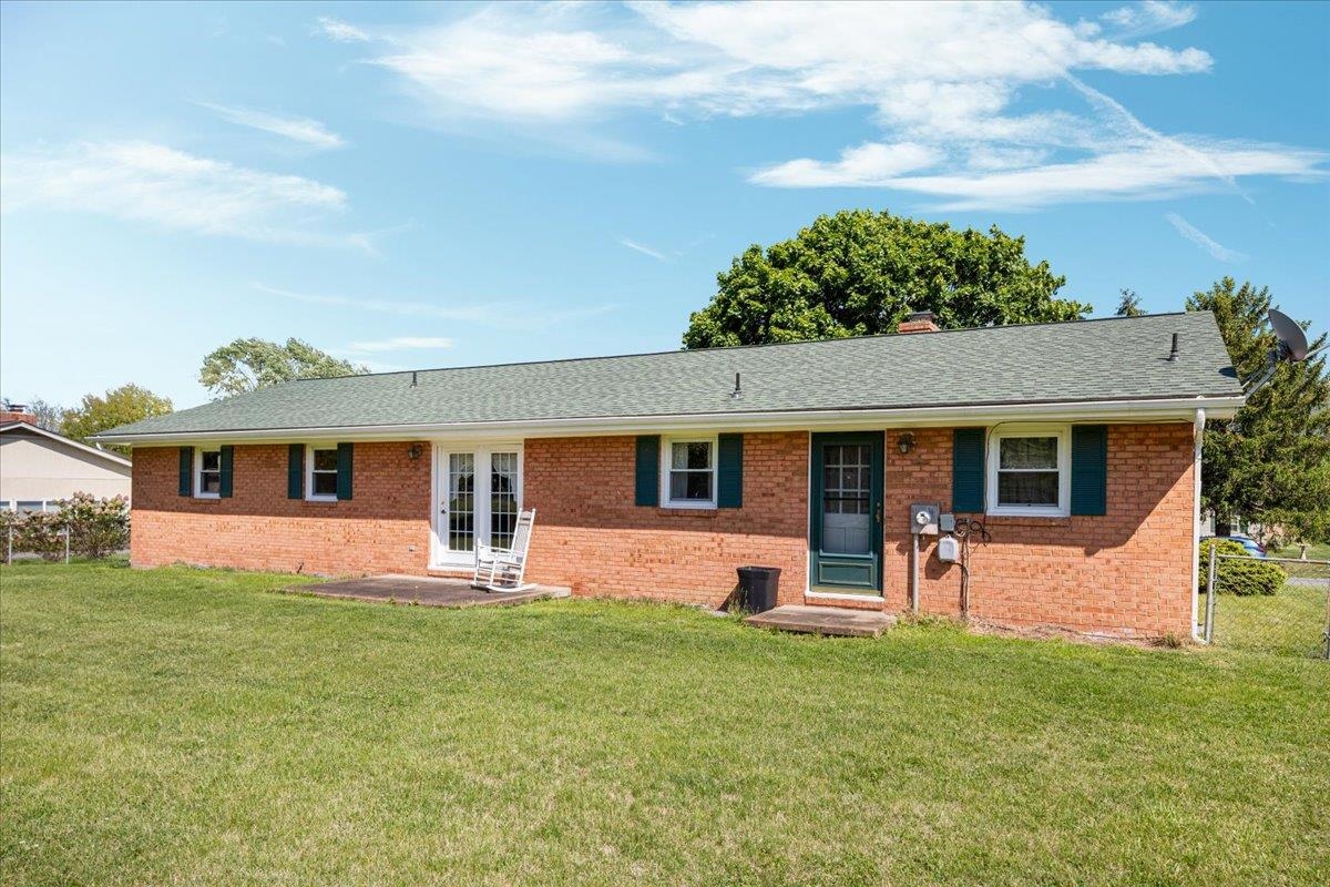9943 MASSANUTTEN AVE, NEW MARKET, Virginia 22844, 3 Bedrooms Bedrooms, ,2 BathroomsBathrooms,Residential,9943 MASSANUTTEN AVE,676653 MLS # 676653