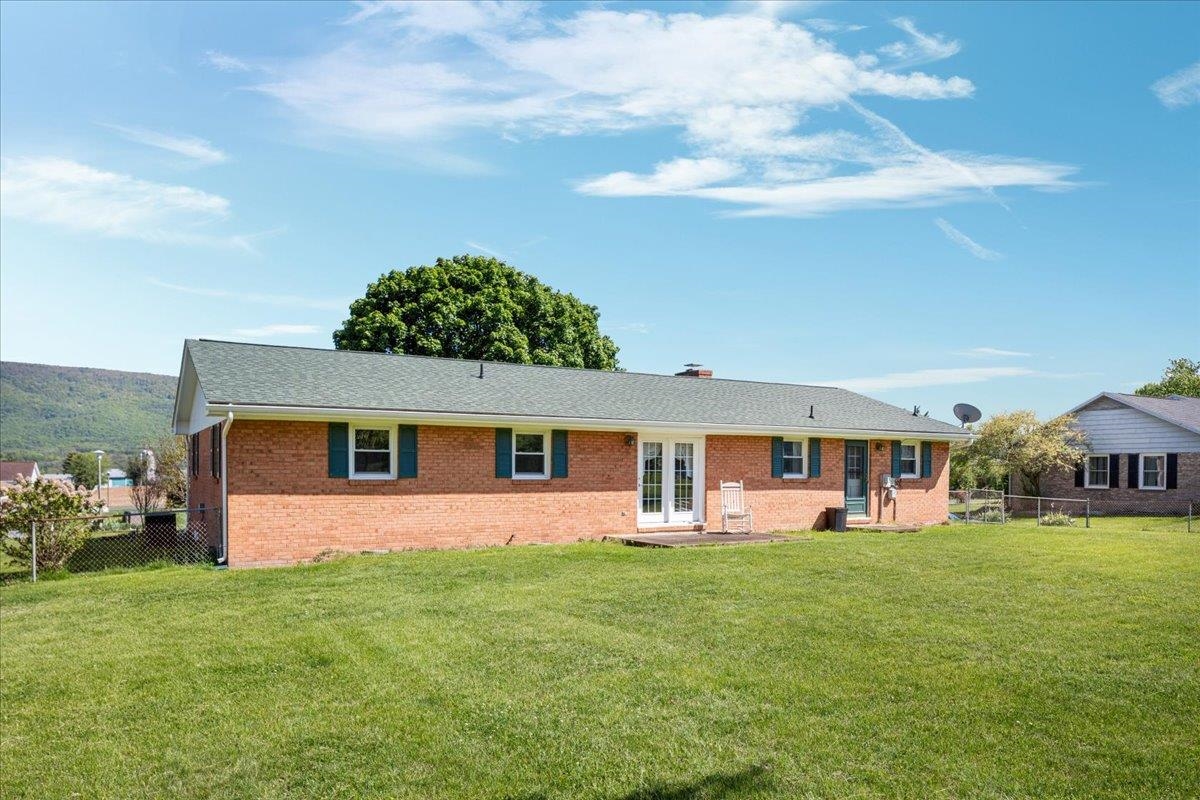 9943 MASSANUTTEN AVE, NEW MARKET, Virginia 22844, 3 Bedrooms Bedrooms, ,2 BathroomsBathrooms,Residential,9943 MASSANUTTEN AVE,676653 MLS # 676653