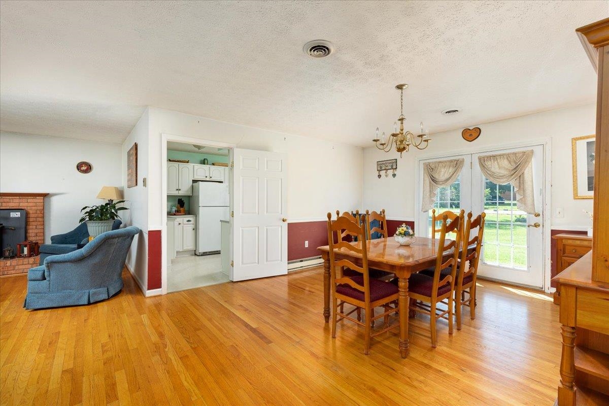 9943 MASSANUTTEN AVE, NEW MARKET, Virginia 22844, 3 Bedrooms Bedrooms, ,2 BathroomsBathrooms,Residential,9943 MASSANUTTEN AVE,676653 MLS # 676653