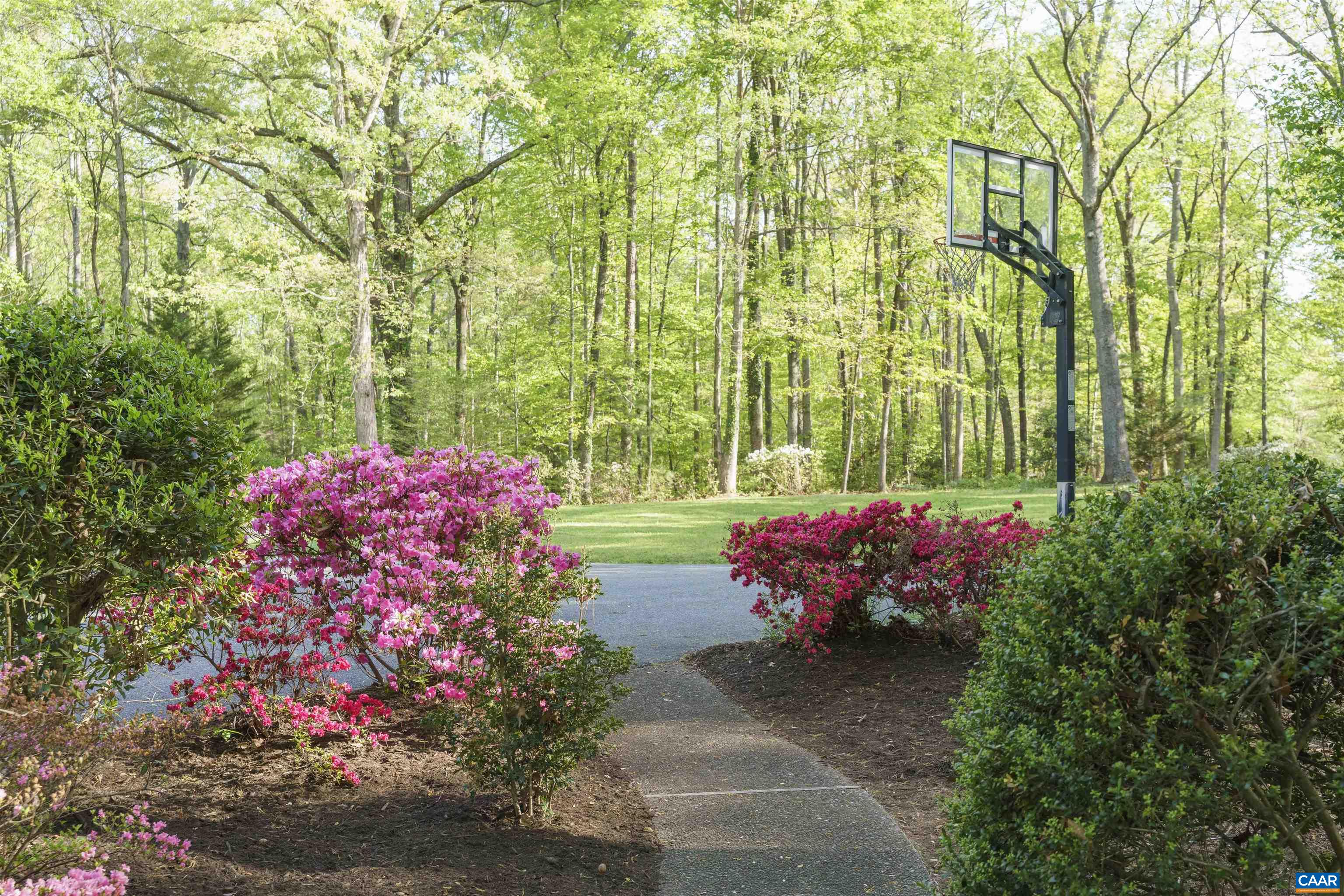 755 LOCHRIDGE LN, EARLYSVILLE, Virginia 22936, 5 Bedrooms Bedrooms, ,4 BathroomsBathrooms,Residential,Spacious, remodeled 5 BR home- private retreat on ,755 LOCHRIDGE LN,676713 MLS # 676713