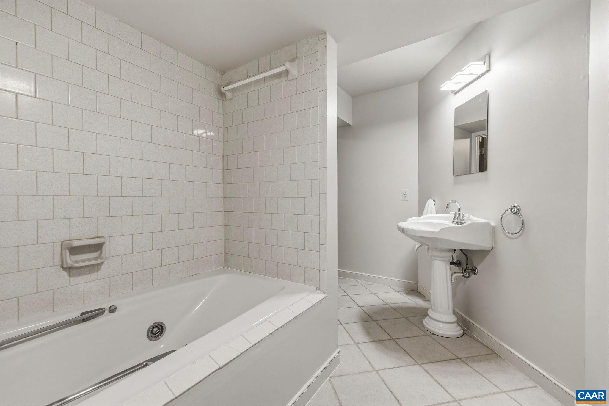 755 LOCHRIDGE LN, EARLYSVILLE, Virginia 22936, 5 Bedrooms Bedrooms, ,4 BathroomsBathrooms,Residential,Spacious, remodeled 5 BR home- private retreat on ,755 LOCHRIDGE LN,676713 MLS # 676713