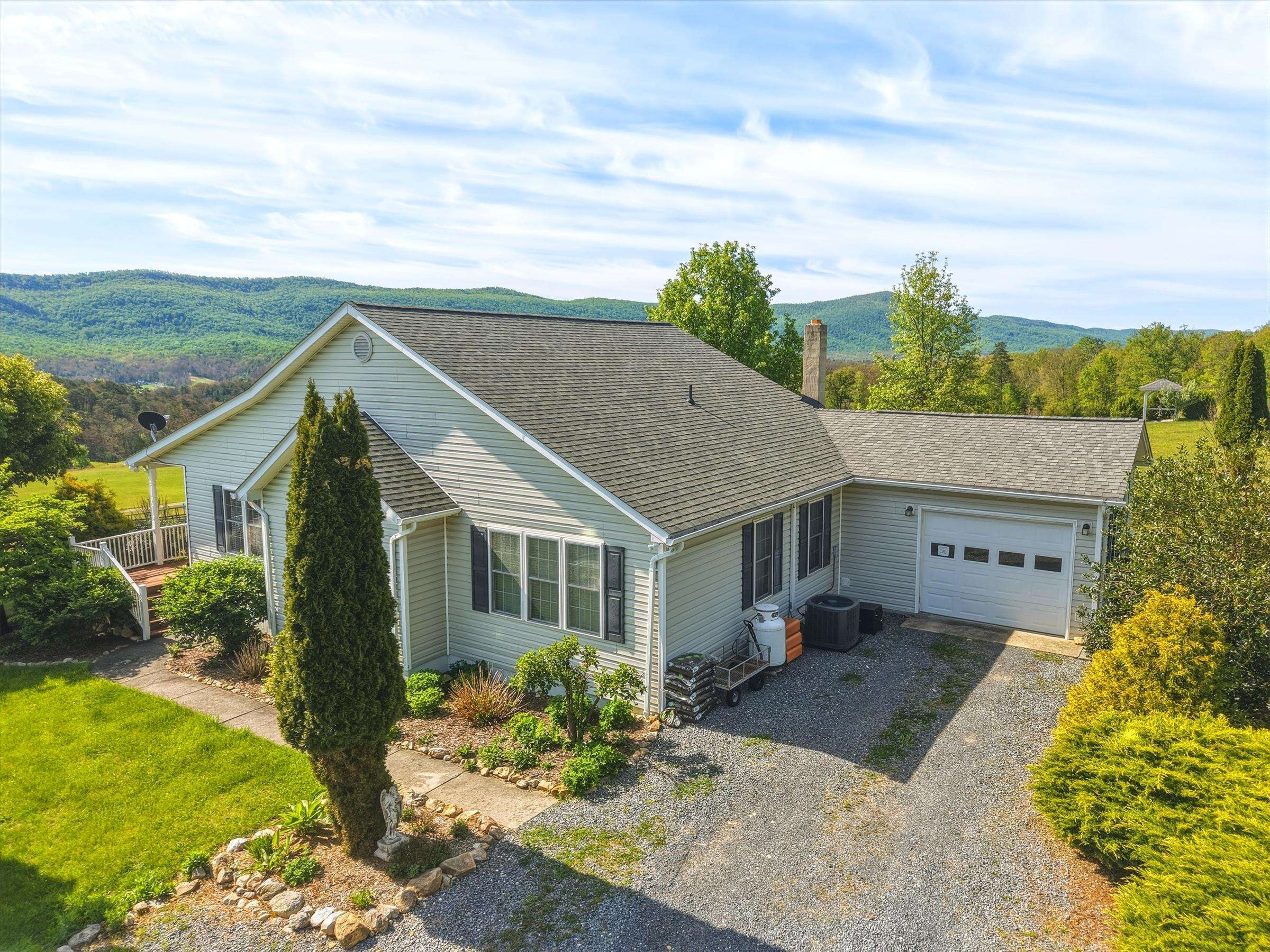340 NAZARETH DR, FORT VALLEY, Virginia 22652, 3 Bedrooms Bedrooms, ,2 BathroomsBathrooms,Residential,340 NAZARETH DR,676745 MLS # 676745