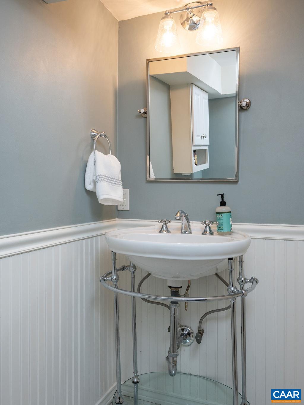 908 DRUID AVE, CHARLOTTESVILLE, Virginia 22902, 4 Bedrooms Bedrooms, ,3 BathroomsBathrooms,Residential,908 DRUID AVE,676766 MLS # 676766