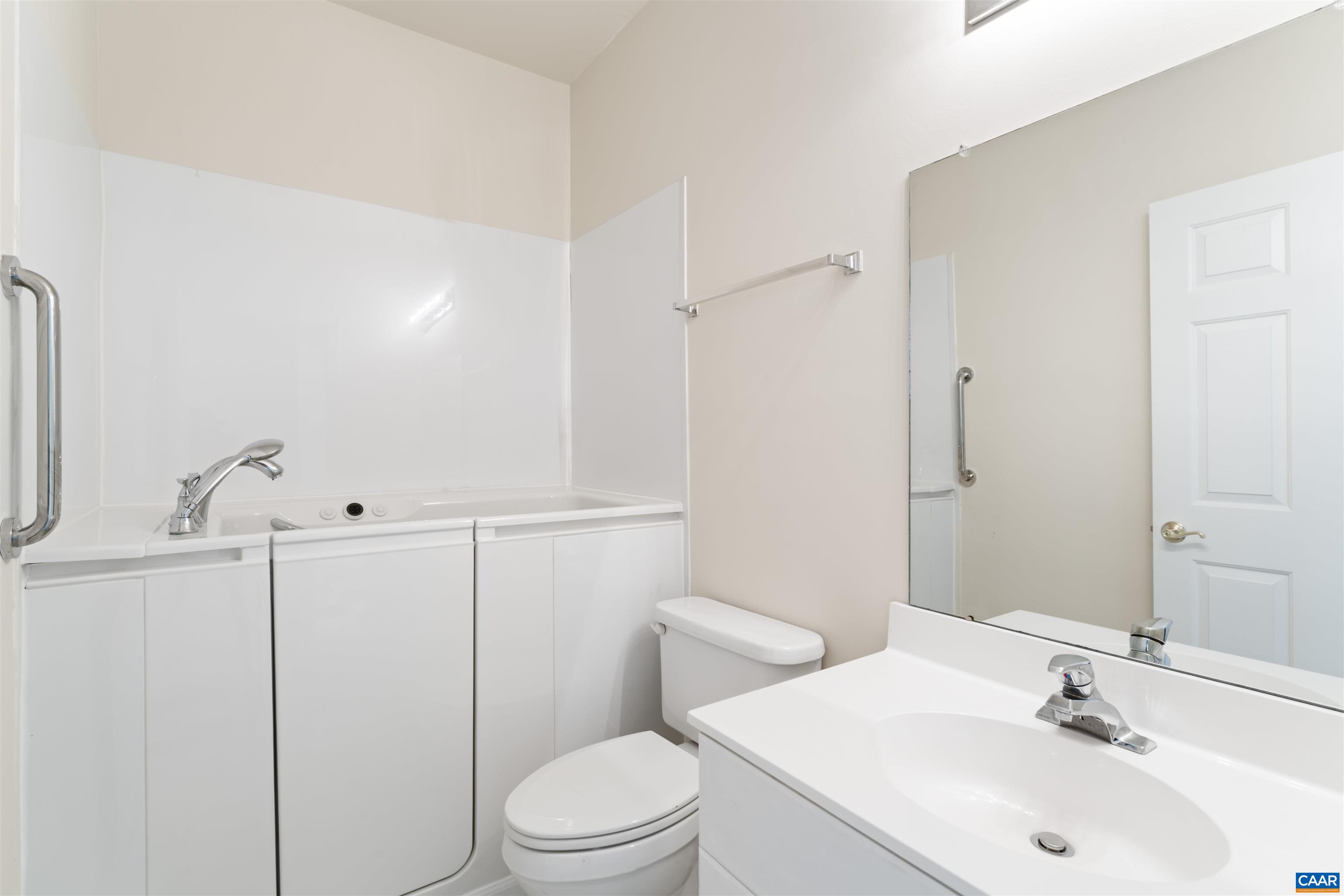 103 RUNNING FOX LN, CHARLOTTESVILLE, Virginia 22902, 3 Bedrooms Bedrooms, ,2 BathroomsBathrooms,Residential,103 RUNNING FOX LN,676791 MLS # 676791