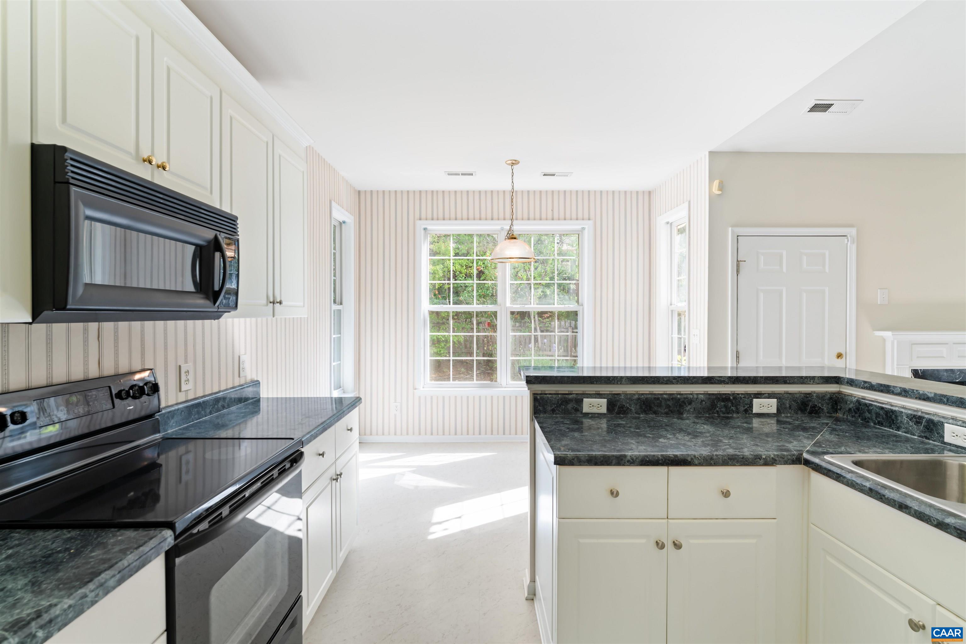 103 RUNNING FOX LN, CHARLOTTESVILLE, Virginia 22902, 3 Bedrooms Bedrooms, ,2 BathroomsBathrooms,Residential,103 RUNNING FOX LN,676791 MLS # 676791