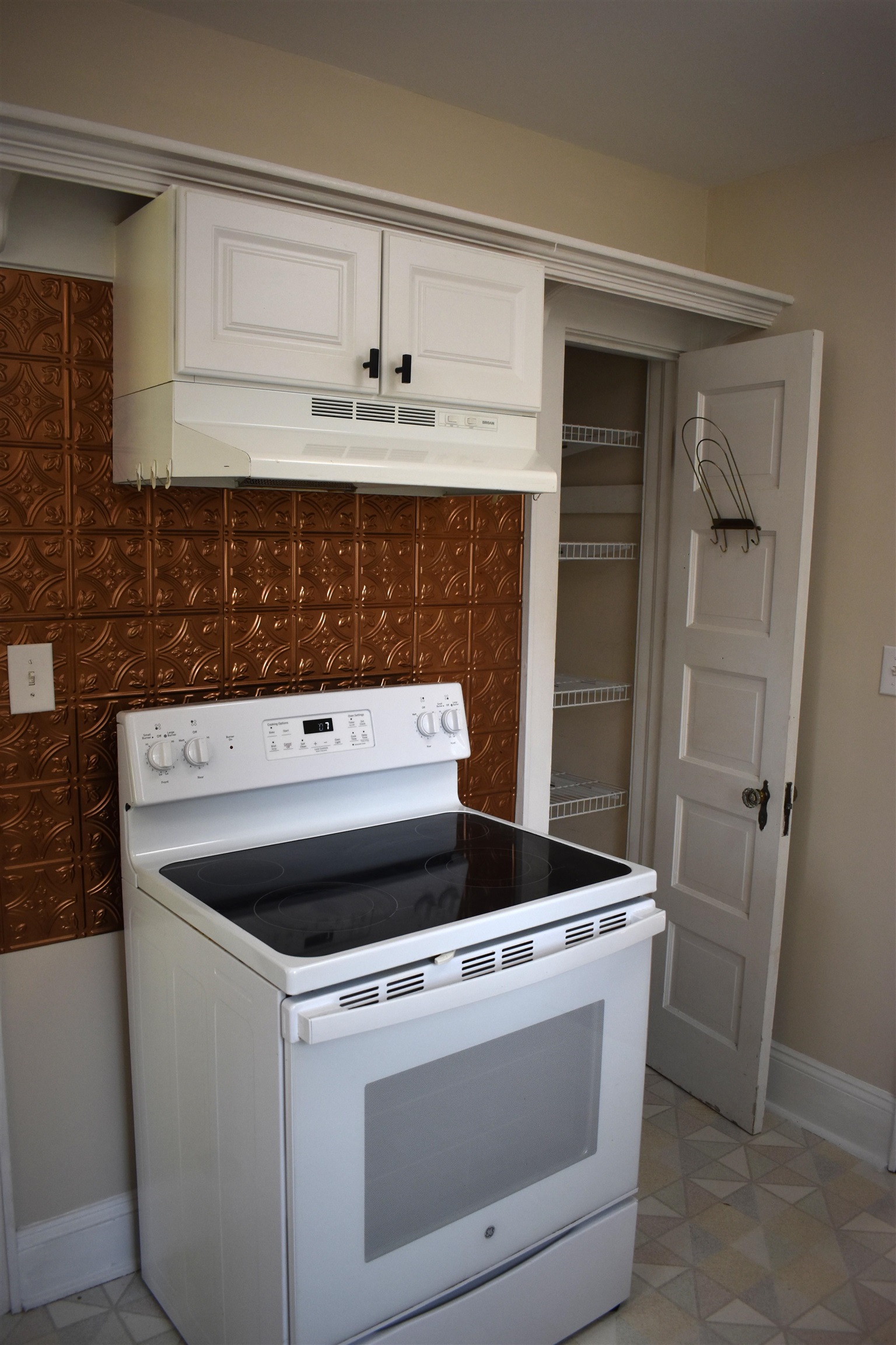 139 CROMPTON RD, WAYNESBORO, Virginia 22980, 3 Bedrooms Bedrooms, ,1 BathroomBathrooms,Residential,139 CROMPTON RD,676830 MLS # 676830