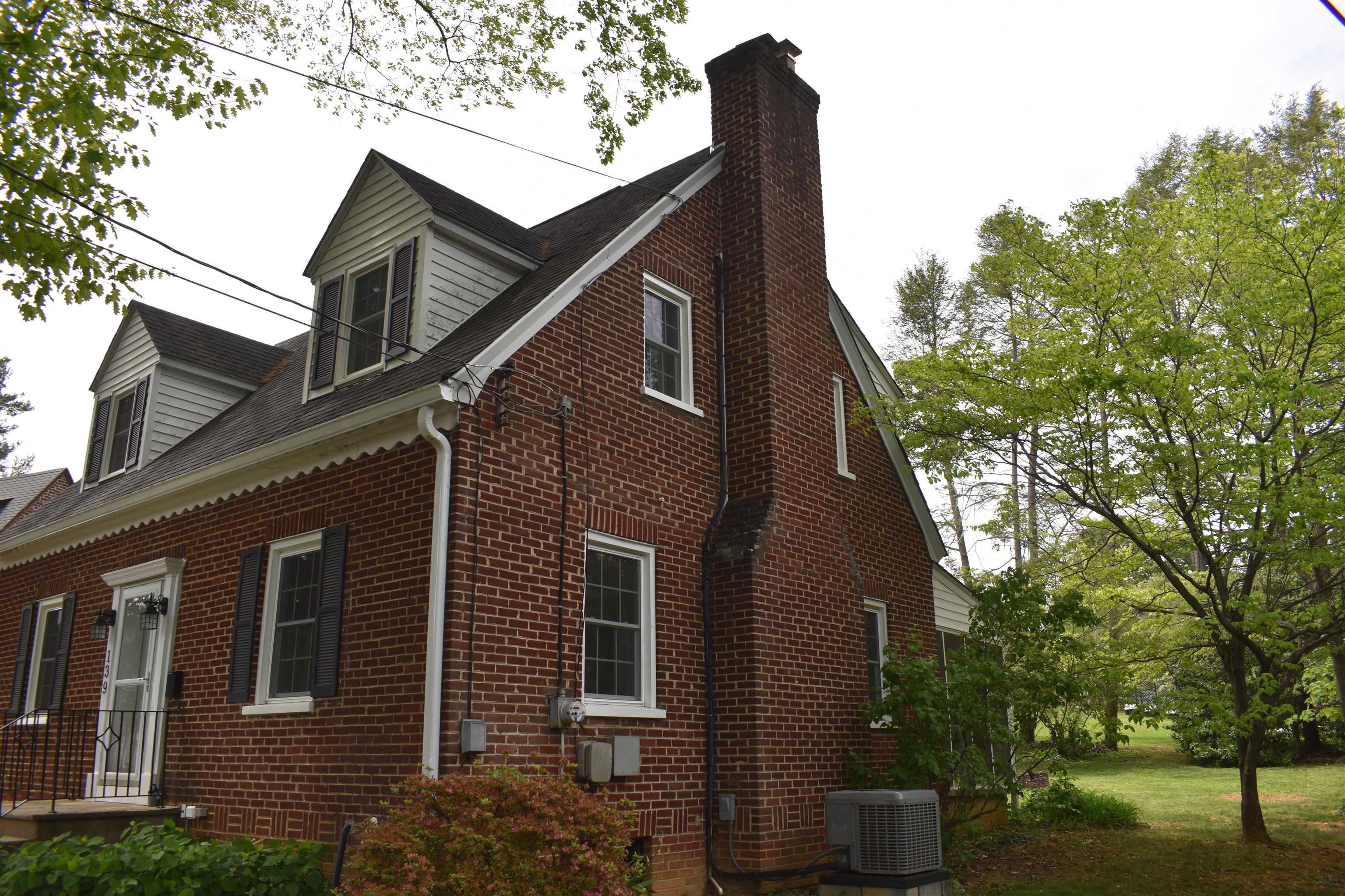 139 CROMPTON RD, WAYNESBORO, Virginia 22980, 3 Bedrooms Bedrooms, ,1 BathroomBathrooms,Residential,139 CROMPTON RD,676830 MLS # 676830