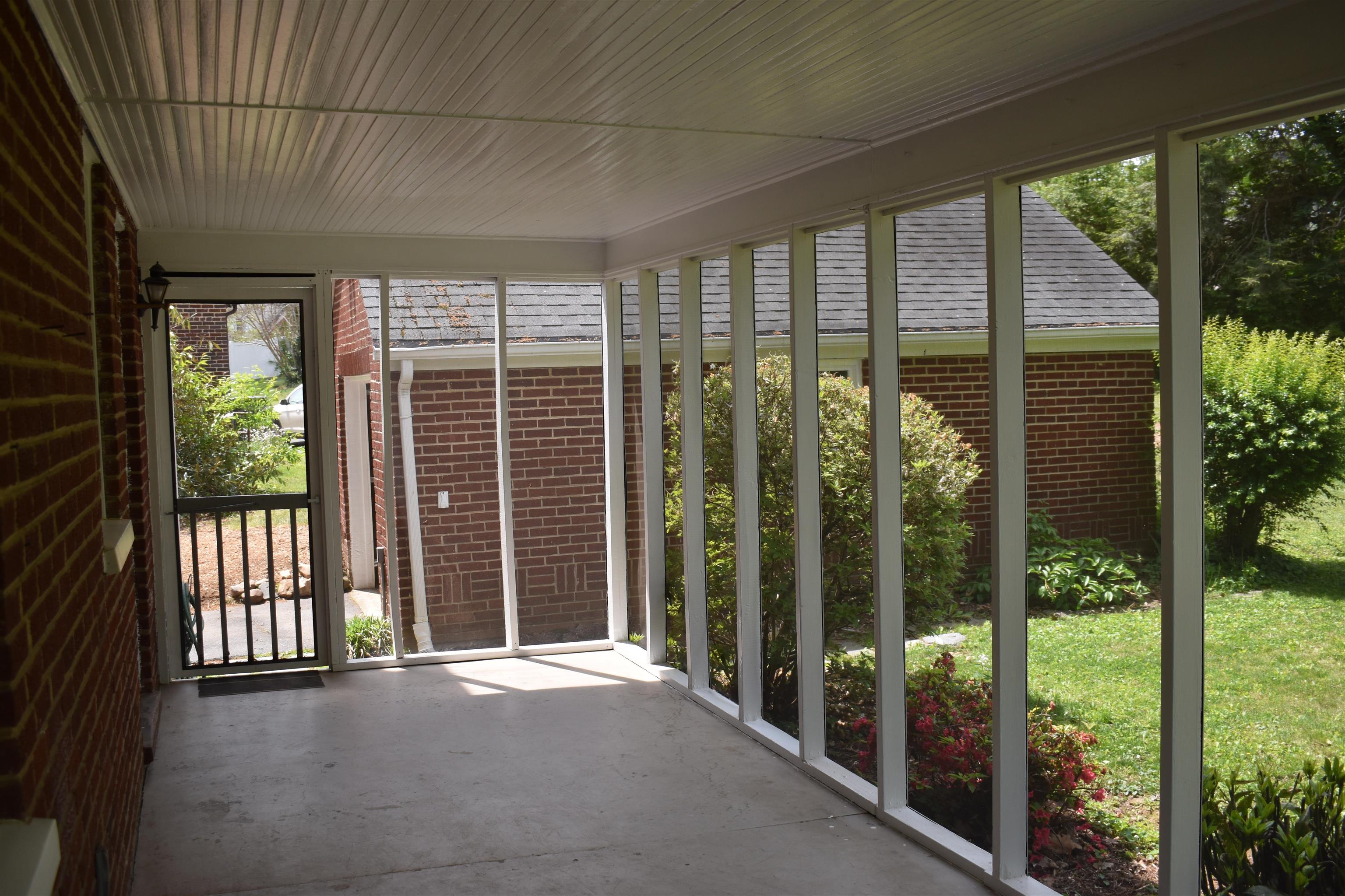 139 CROMPTON RD, WAYNESBORO, Virginia 22980, 3 Bedrooms Bedrooms, ,1 BathroomBathrooms,Residential,139 CROMPTON RD,676830 MLS # 676830