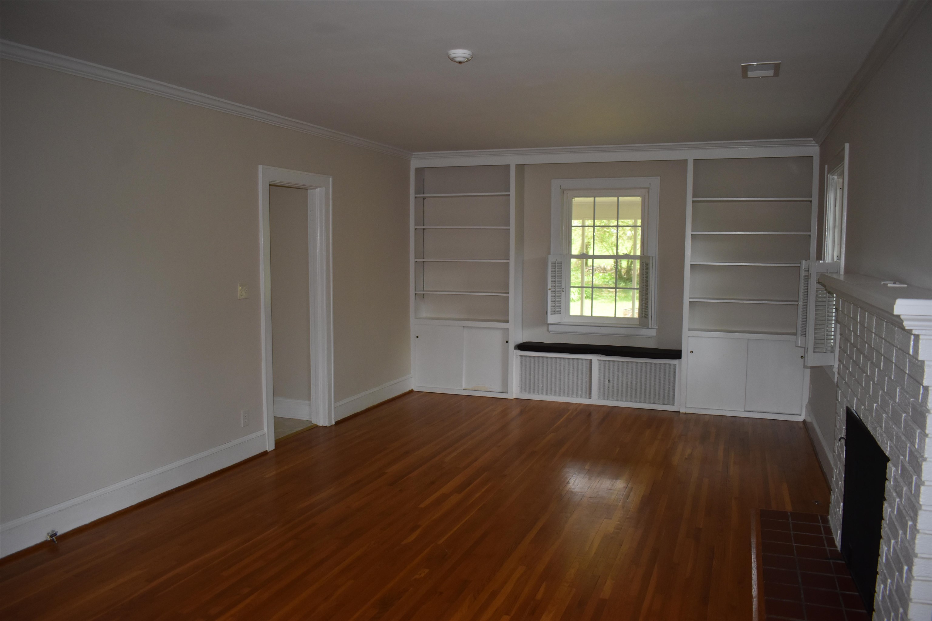 139 CROMPTON RD, WAYNESBORO, Virginia 22980, 3 Bedrooms Bedrooms, ,1 BathroomBathrooms,Residential,139 CROMPTON RD,676830 MLS # 676830