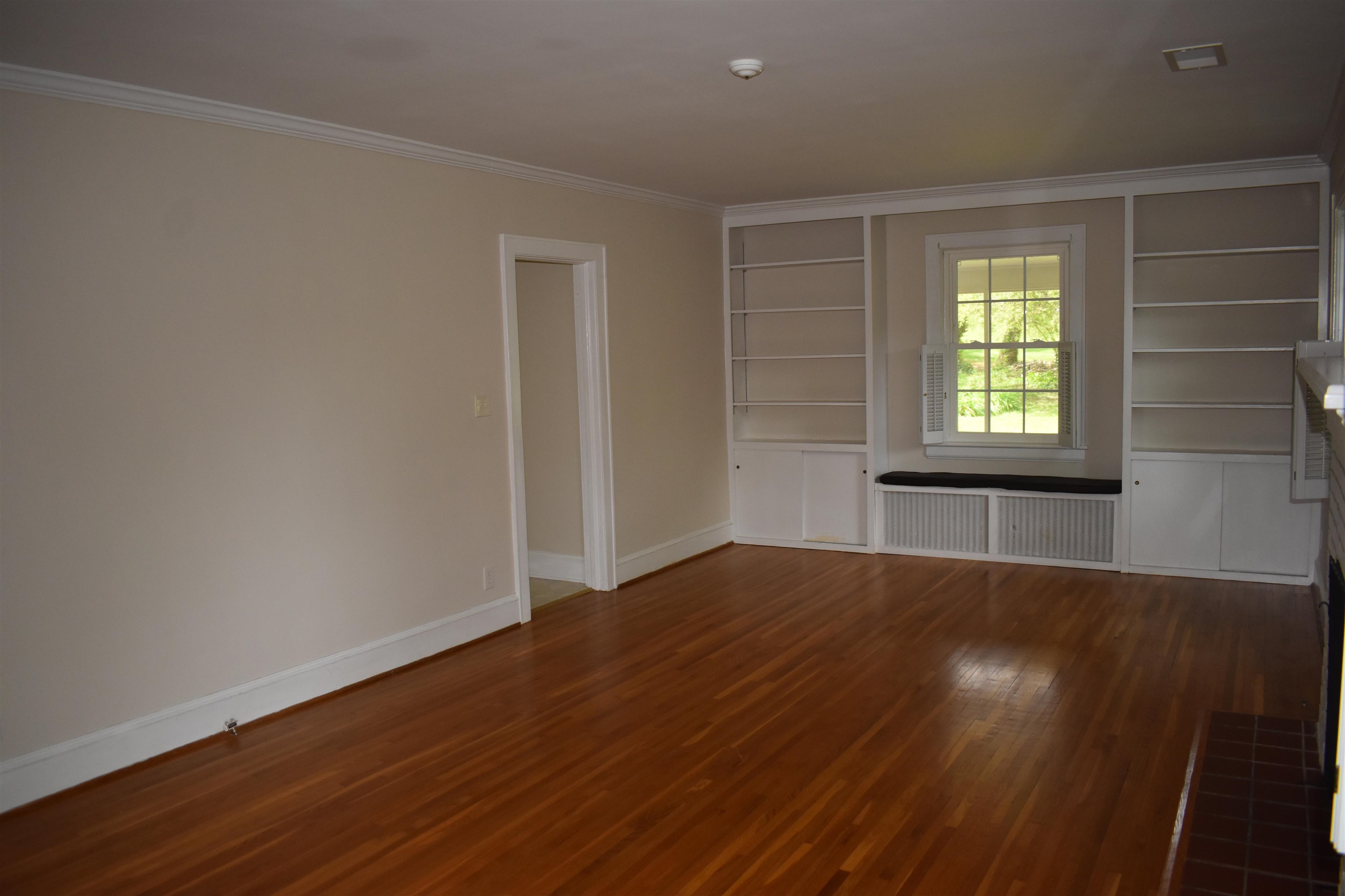 139 CROMPTON RD, WAYNESBORO, Virginia 22980, 3 Bedrooms Bedrooms, ,1 BathroomBathrooms,Residential,139 CROMPTON RD,676830 MLS # 676830