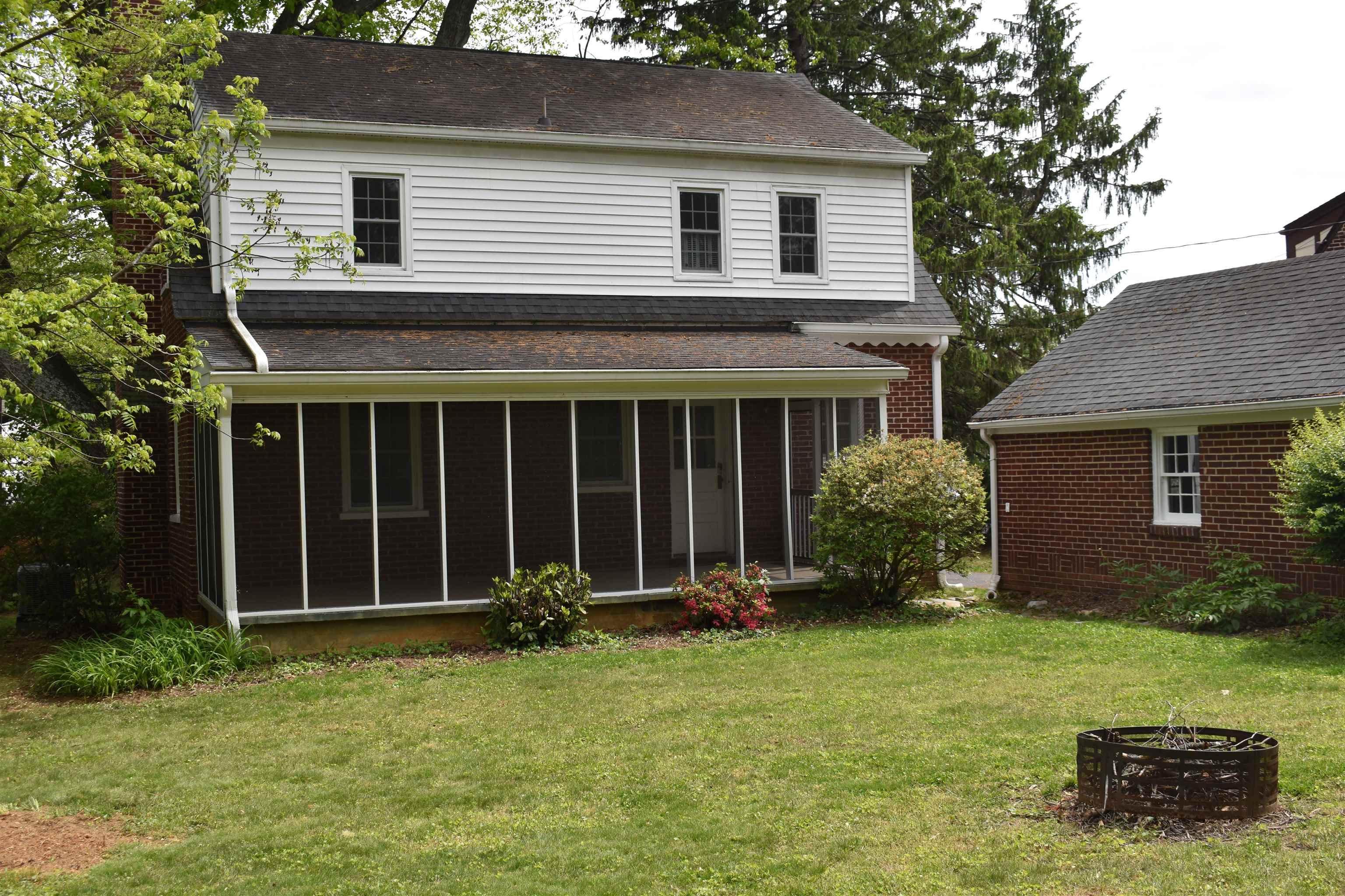 139 CROMPTON RD, WAYNESBORO, Virginia 22980, 3 Bedrooms Bedrooms, ,1 BathroomBathrooms,Residential,139 CROMPTON RD,676830 MLS # 676830
