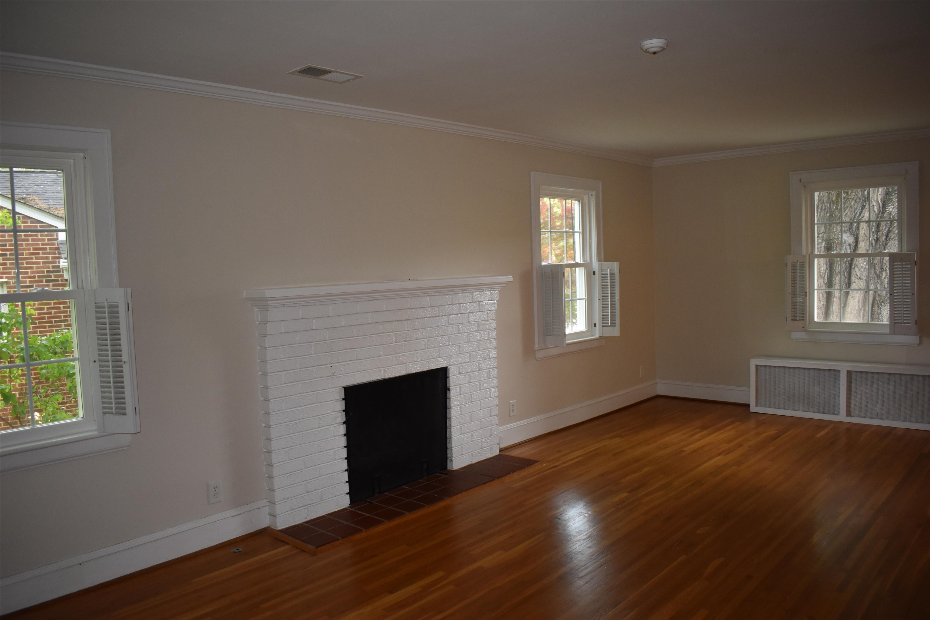 139 CROMPTON RD, WAYNESBORO, Virginia 22980, 3 Bedrooms Bedrooms, ,1 BathroomBathrooms,Residential,139 CROMPTON RD,676830 MLS # 676830
