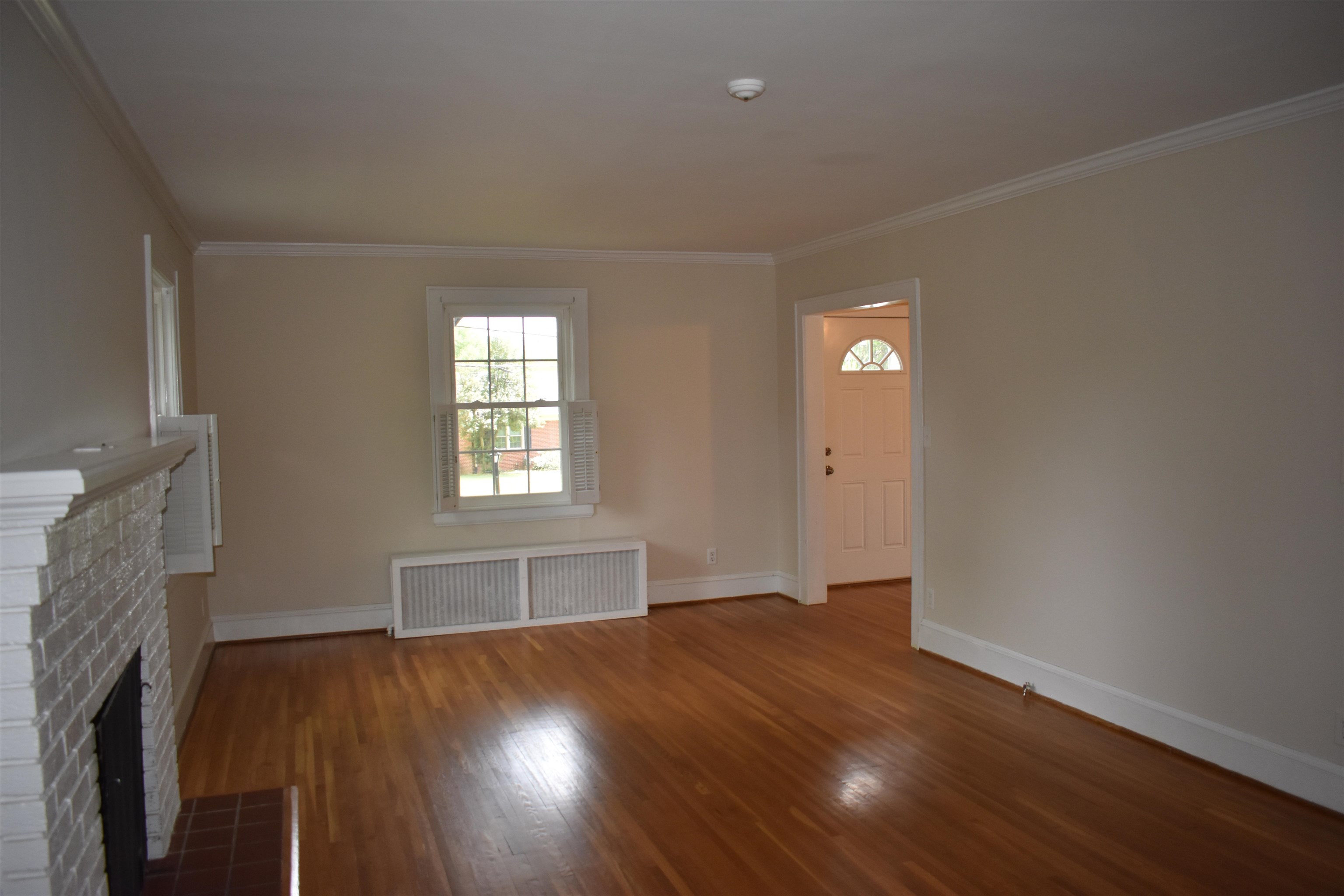 139 CROMPTON RD, WAYNESBORO, Virginia 22980, 3 Bedrooms Bedrooms, ,1 BathroomBathrooms,Residential,139 CROMPTON RD,676830 MLS # 676830