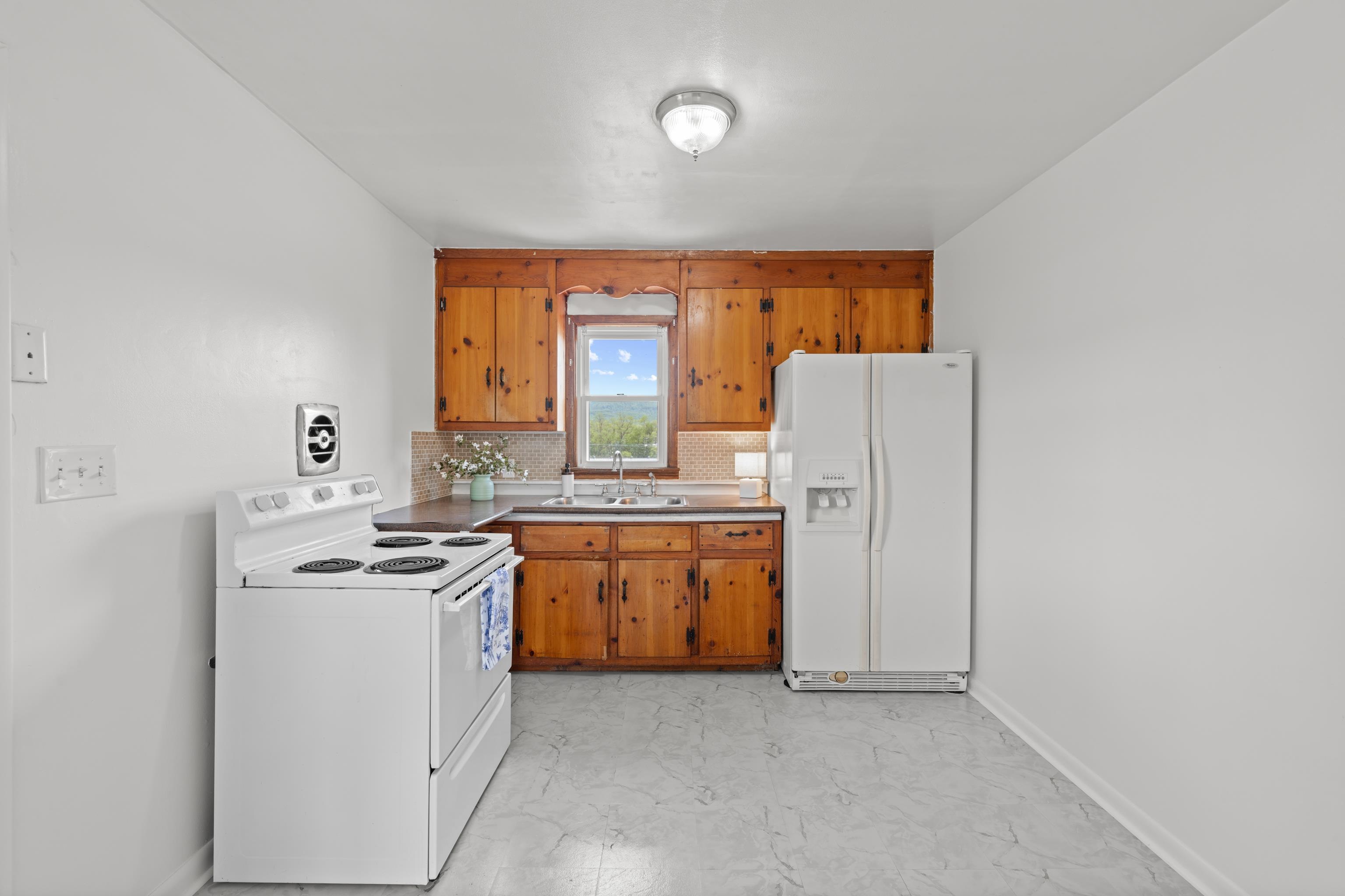 870 FAIRFAX AVE, WAYNESBORO, Virginia 22980, 2 Bedrooms Bedrooms, ,1 BathroomBathrooms,Residential,870 FAIRFAX AVE,676833 MLS # 676833