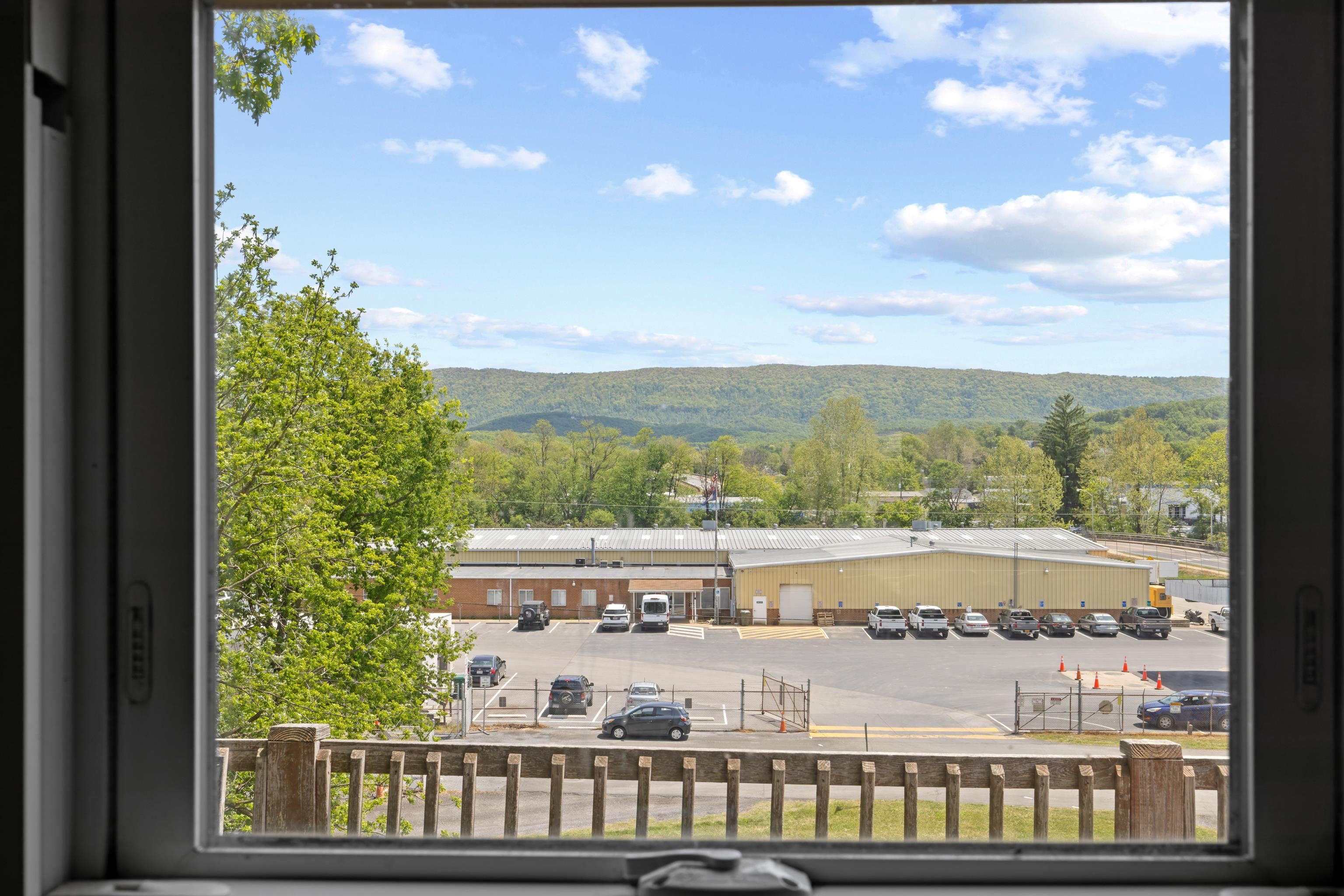 870 FAIRFAX AVE, WAYNESBORO, Virginia 22980, 2 Bedrooms Bedrooms, ,1 BathroomBathrooms,Residential,870 FAIRFAX AVE,676833 MLS # 676833