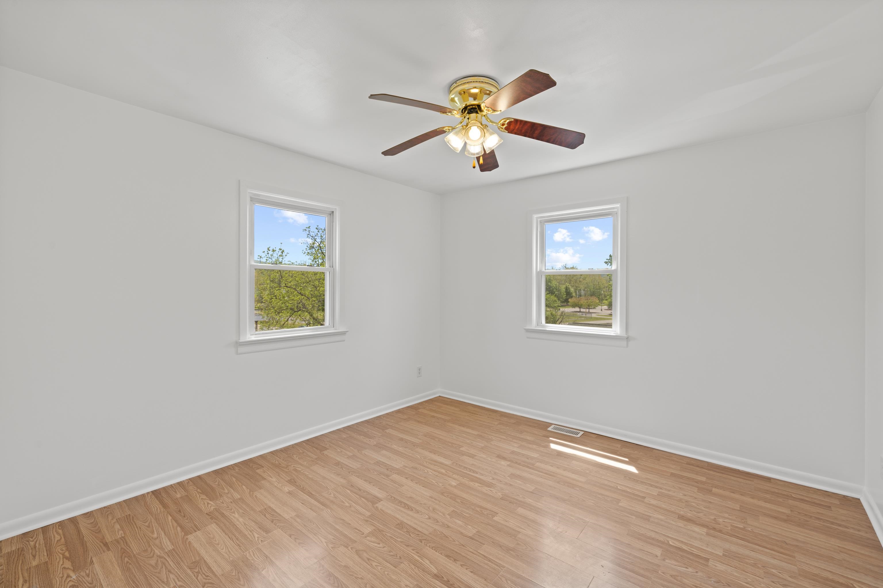 870 FAIRFAX AVE, WAYNESBORO, Virginia 22980, 2 Bedrooms Bedrooms, ,1 BathroomBathrooms,Residential,870 FAIRFAX AVE,676833 MLS # 676833
