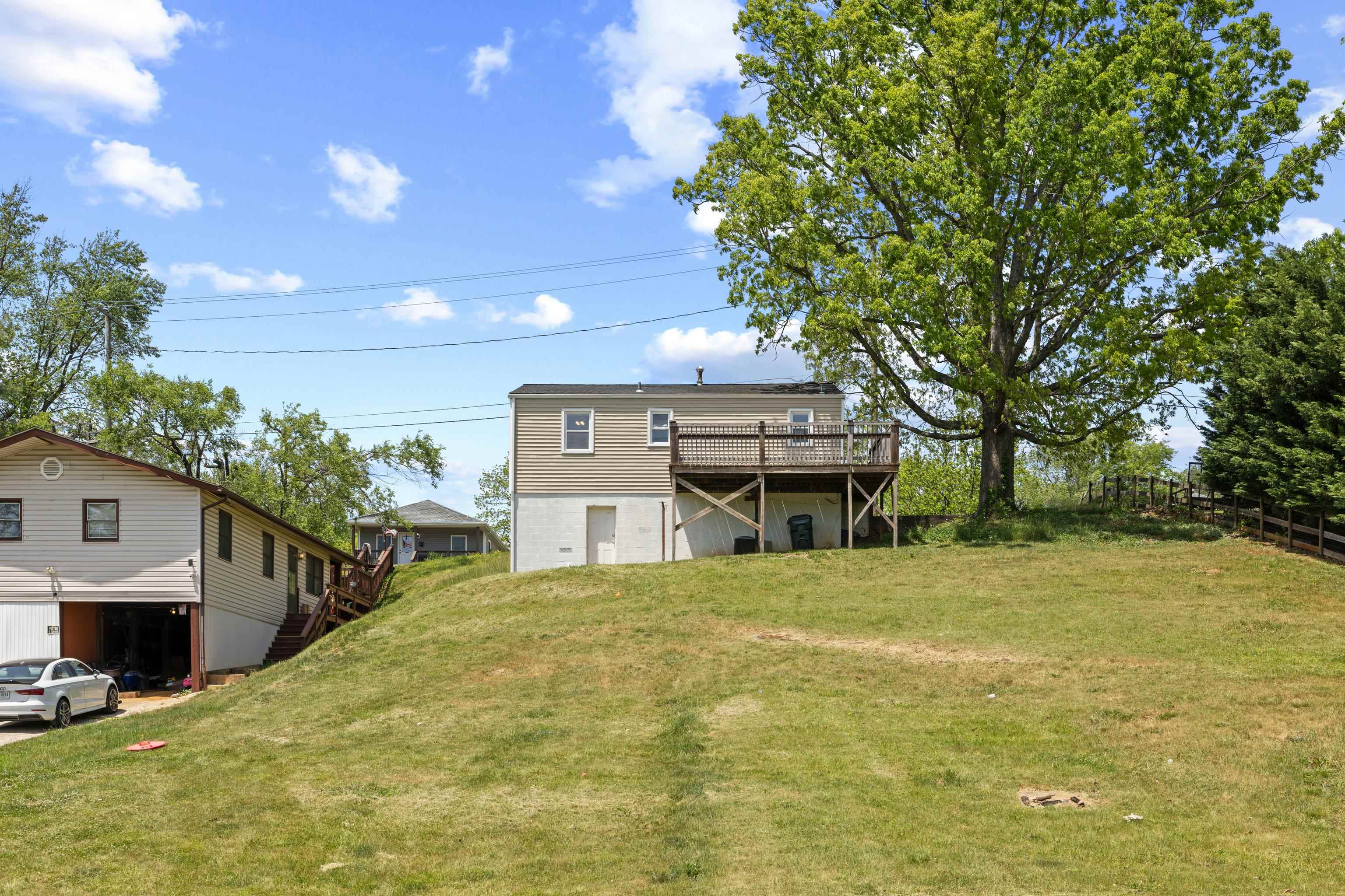 870 FAIRFAX AVE, WAYNESBORO, Virginia 22980, 2 Bedrooms Bedrooms, ,1 BathroomBathrooms,Residential,870 FAIRFAX AVE,676833 MLS # 676833