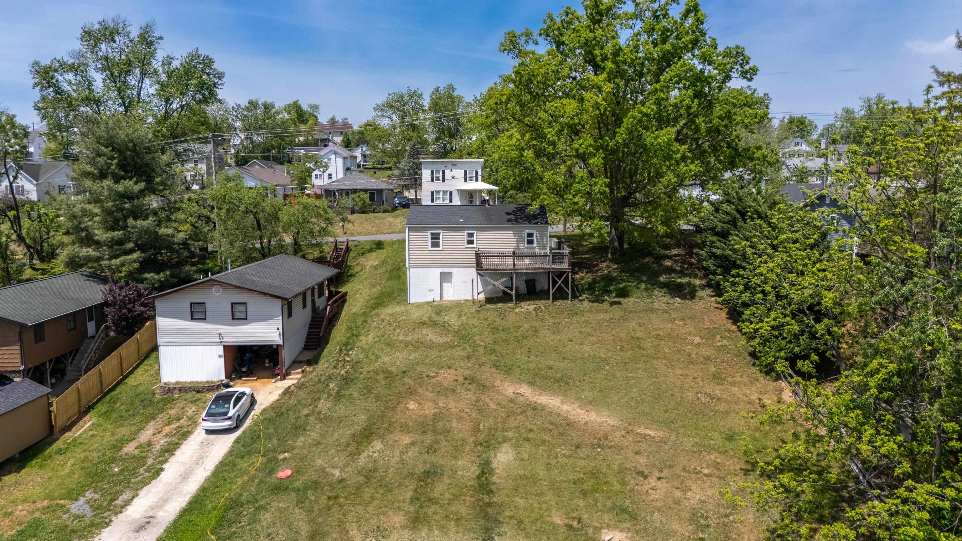 870 FAIRFAX AVE, WAYNESBORO, Virginia 22980, 2 Bedrooms Bedrooms, ,1 BathroomBathrooms,Residential,870 FAIRFAX AVE,676833 MLS # 676833